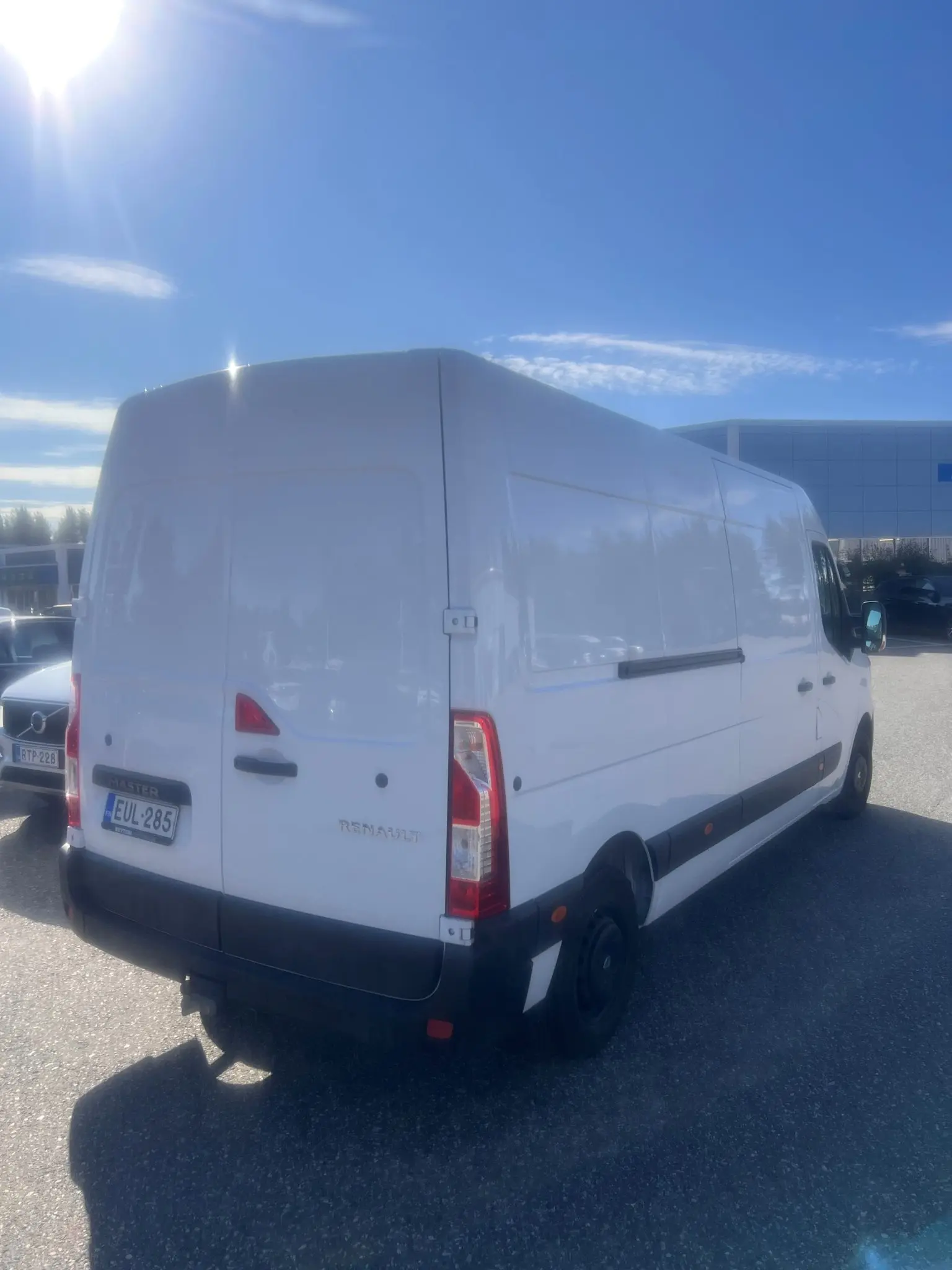 Karjalarentin Renault Master vuokrapaku