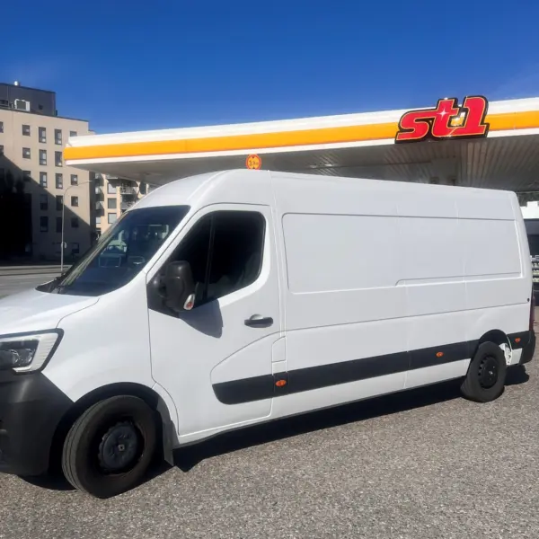 renault-master-03_1536x2048 Karjalarentin Renault Master vuokrapaku St1 aseman pihalla